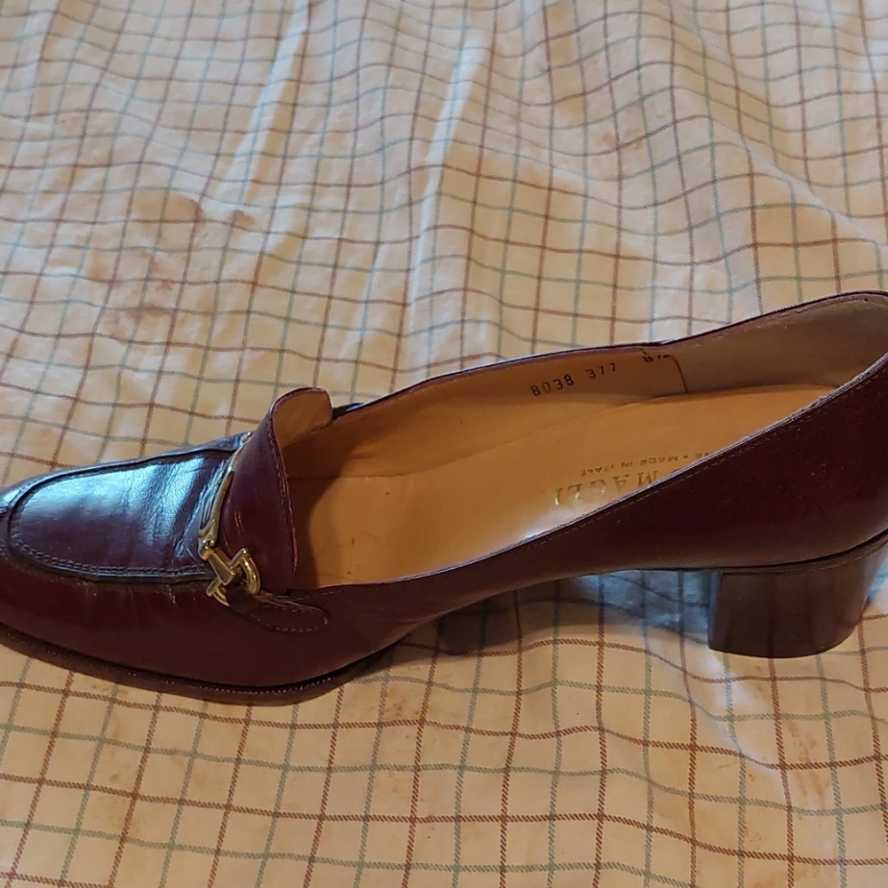 Shoes - Picture 4 of 11